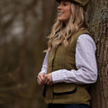 Gilet femme country coupe classique Derby Tweed Bayston Light Sage