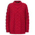 Vue de face du pull jumper Merston rouge, un modèle de tricot de haute qualité en laine mérinos, respectant les traditions de maille Aran provenant d'Irlande.