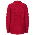 Dos du pull jumper Merston coloris rouge, affichant un travail de tricot de laine mérinos aux motifs Aran et entrelacs celtiques emblématiques d'Irlande.